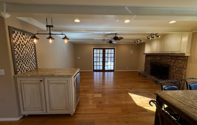 Dreamy 5 Bed/4 Bath House for rent in Rogers!!