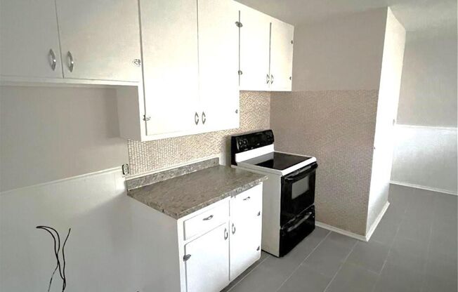 800-802 E 75th Terrace - Duplex