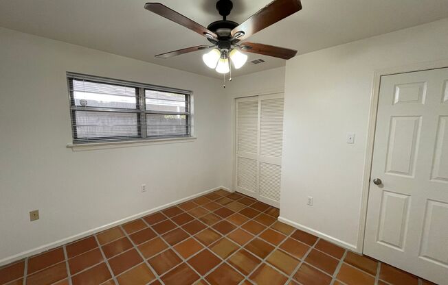 3 beds, 2 baths, $1,650