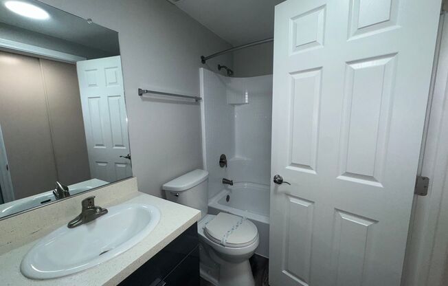 1 bed, 1 bath, 633 sqft, $2,230, Unit 800B6