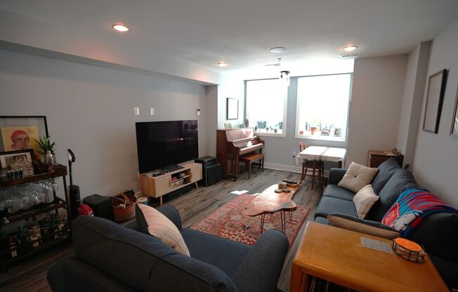 Lovely 2 BR/2 BA 1st Level Condo in Shaw!