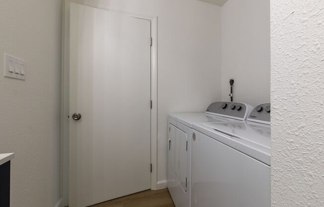 3 beds, 1 bath, 1,003 sqft, $3,295, Unit 3