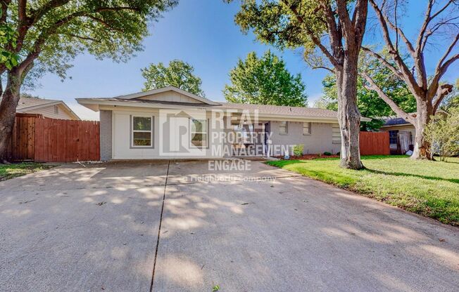 3 Bedroom Single-Story Home available For Rent in Farmers Branch!!