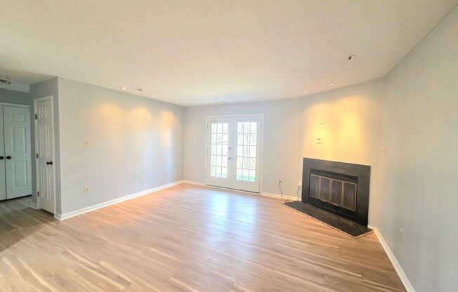 Beautiful 2 BR/2 BA Condo in Ellicott City!