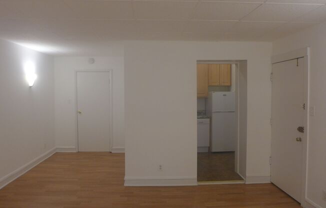 1 bed, 1 bath, 652 sqft, $1,695, Unit G