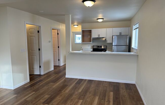 Campus Apartments - Adjacent to UWO