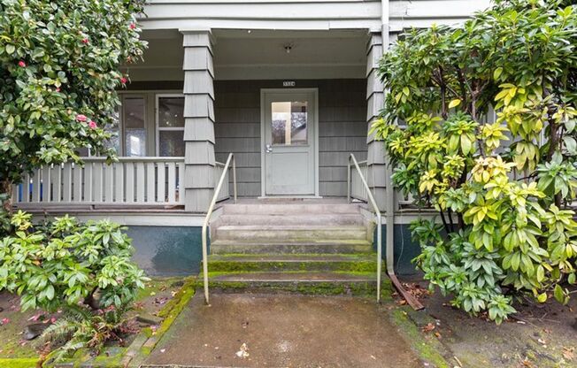 3324-3338 S Kelly Ave