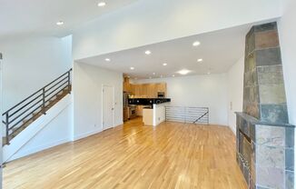 Prime Noe Valley 3 Level Condo w/2 car Garage, Rooftop Deck - Elizabeth @  San Jose