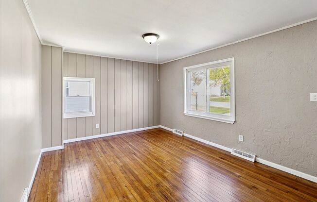 715 E 258 ST