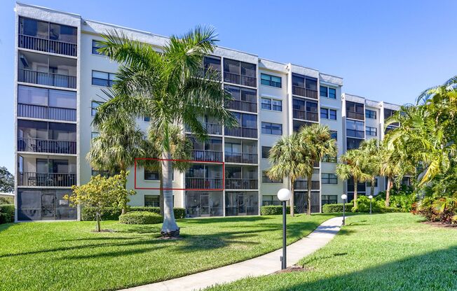 2/2 UNFURNISHED Condo in Pasadena Cove. Near beach. Nice amenities!