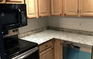 2 beds, 1.5 baths, 980 sqft, $2,595, Unit A104
