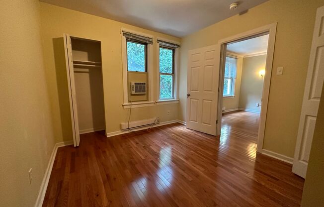 1 bed, 1 bath, 600 sqft, $1,449, Unit 5703 Hobart St. #24