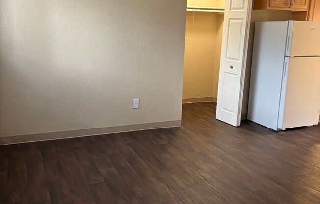 Studio, 1 bath, 390 sqft, $1,350, Unit 10110