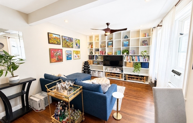 1 bed, 1 bath, 574 sqft, $3,200, Unit 32