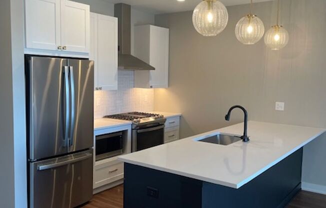 1 bed, 1 bath, 897 sqft, $2,695, Unit 314