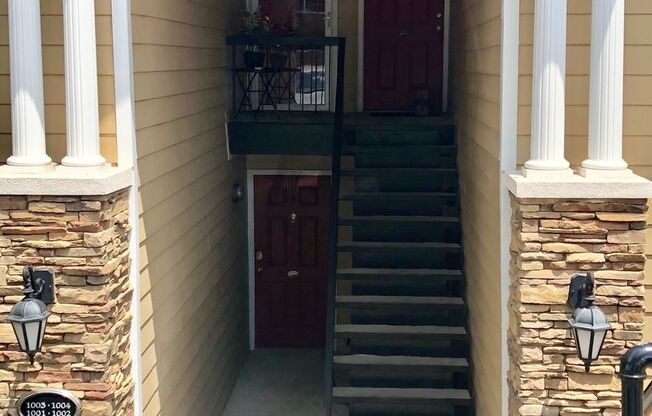 Very Spacious 2bd/2ba Condo in Brookhaven w/ Pool!!