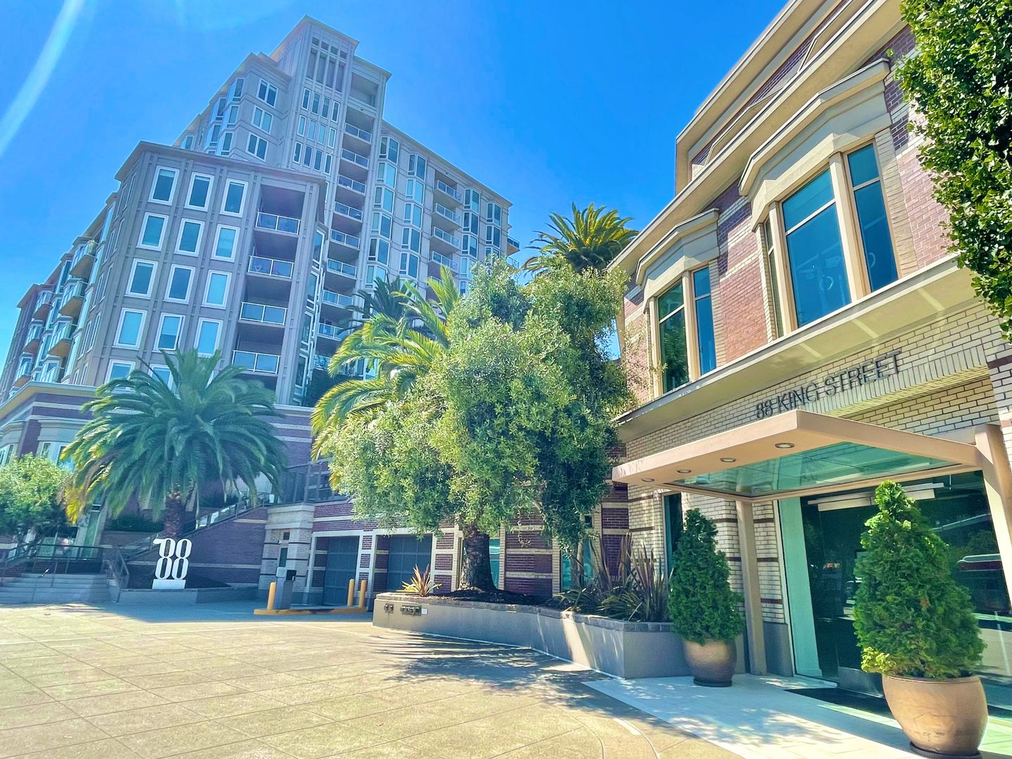 2BR/2BA Remodeled Condo in the Towers! NEW Appliances! Parking! Pool! PROGRESSIVE