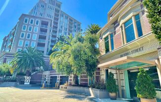 2 beds, 2 baths, $5,800, Unit Unit 520
