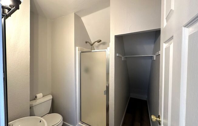 Studio, 1 bath, 325 sqft, $1,195, Unit Unit 5