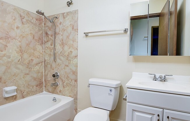 2 beds, 1 bath, 800 sqft, $2,250, Unit 107