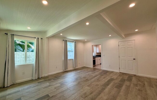 1438 11 ST