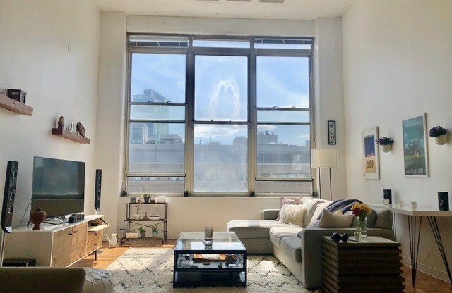 Studio, 1 bath, 780 sqft, $3,000, Unit 221