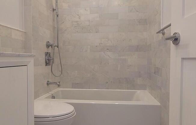 3 beds, 3 baths, $14,000, Unit PHD