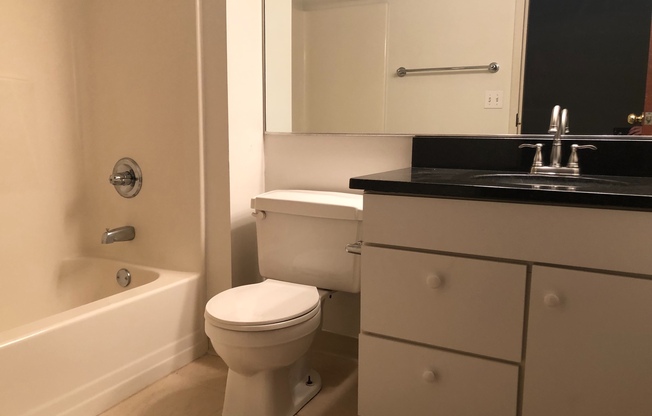 2 beds, 2 baths, 1,028 sqft, $1,499, Unit 606