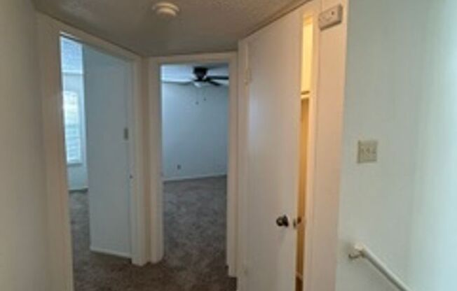 2 beds, 1.5 baths, 1,055 sqft, $930, Unit 0601