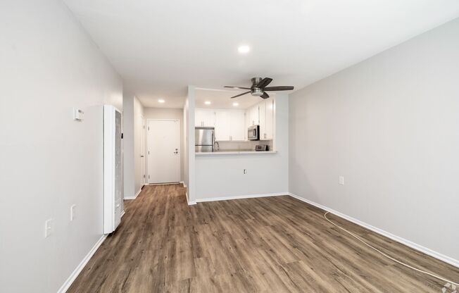 1 bed, 1 bath, 695 sqft, $1,798, Unit 112