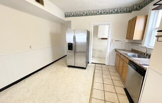 4 beds, 1 bath, $2,800, Unit #2