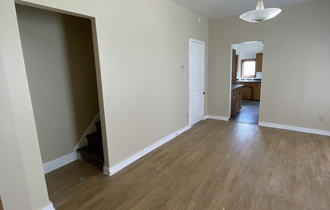 282 PAGE ST E