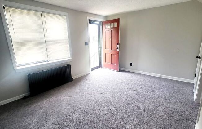 2 beds, 1 bath, 700 sqft, $1,350, Unit 04-3235