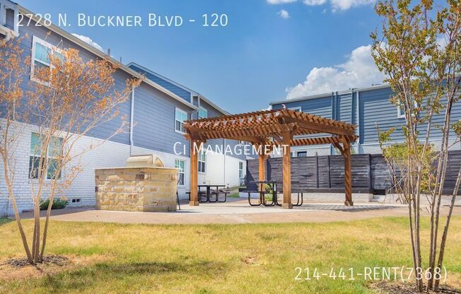 2728 N BUCKNER BLVD