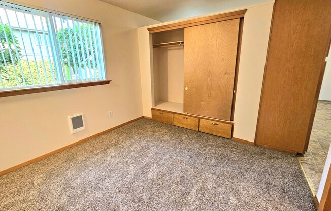 Studio, 1 bath, 450 sqft, $1,075