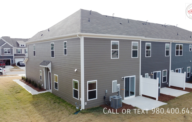 785 EARHART ST NW