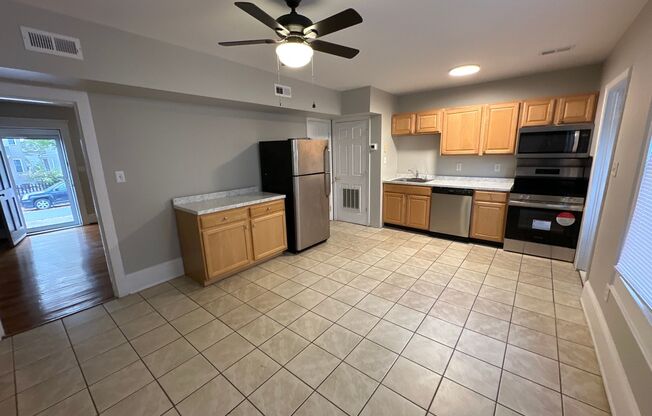 2 beds, 1 bath, $1,695