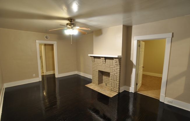 2 beds, 1 bath, $795, Unit # 2