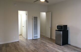 Studio, 1 bath, $1,350, Unit 15