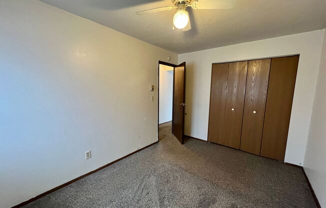 2 beds, 1 bath, $795, Unit 9