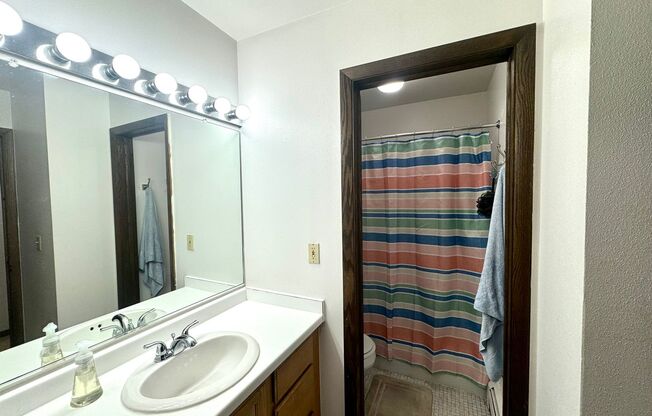 1 bed, 1 bath, $1,095, Unit 303