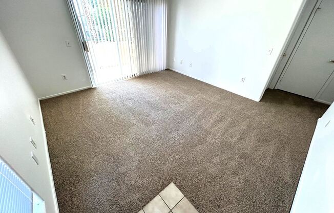 1 Bedroom/1 bathroom 2nd floor condo in Canyon Willows community!