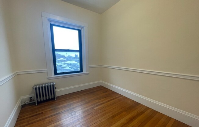 2 beds, 1 bath, 750 sqft, $3,500, Unit 25