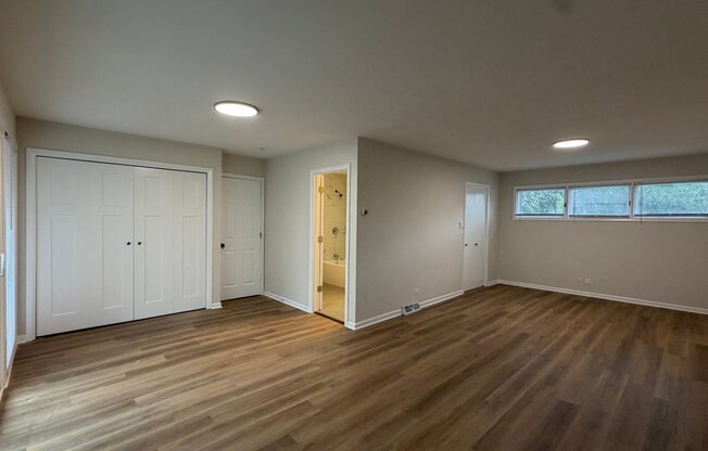 219 N PARK DR