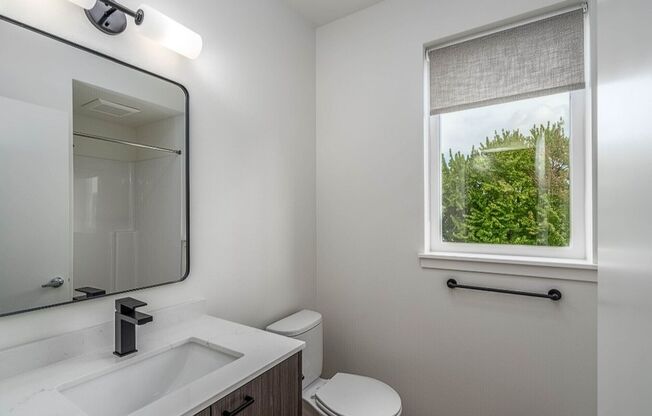 Studio, 1 bath, 250 sqft, $1,350, Unit 101