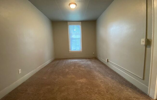 1 bed, 1 bath, 700 sqft, $1,255, Unit Apt I