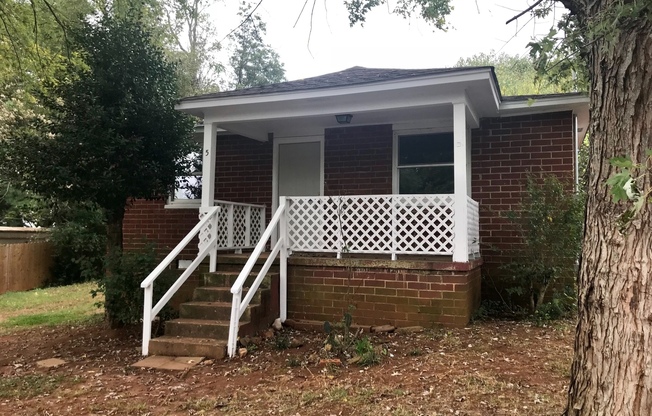 Adorable  2 bedroom, 1 bath home