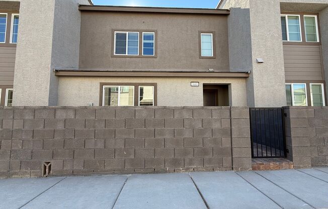 Brand new, never lived in 3BD/2.5BA luxury townhome in Skye Canyon