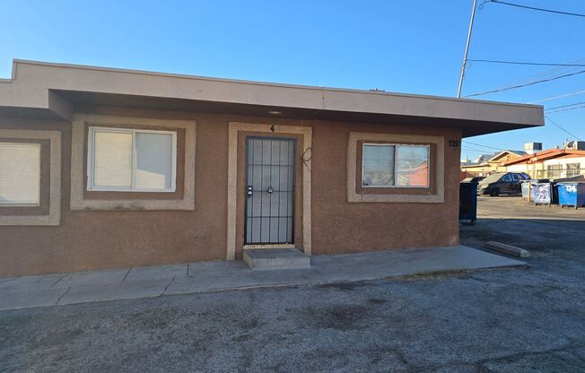 2 beds, 1 bath, 750 sqft, $1,095, Unit UNIT 4