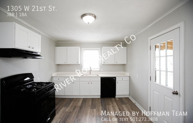1305 W 21 ST